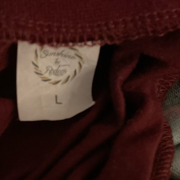 TRIBAL print long sleeve - Picture 3 of 4